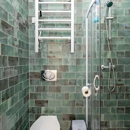 Apartment Comfort With A Chic Touch