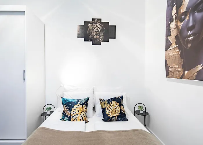 Comfort With A Chic Touch Apartament