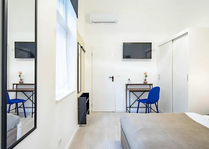 Comfort With A Chic Touch Apartament